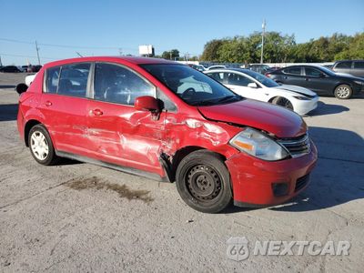 Czwarte zdjęcie samochodu z boku: 2010 NISSAN VERSA S VIN:3N1BC1CP4AL352438 - miniatura