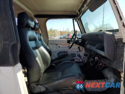 Zdjęcie 11 z 14 samochodu: 1992 JEEP WRANGLER / YJ S VIN:2J4FY19P7NJ552349 - miniatura