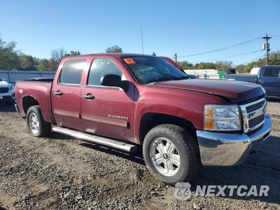 Czwarte zdjęcie samochodu z boku: 2013 CHEVROLET SILVERADO K1500 LT VIN:3GCPKSE72DG168377 - miniatura