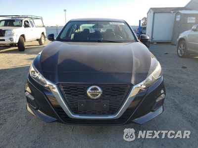 Piąte zdjęcie samochodu w środku: 2019 NISSAN ALTIMA S VIN:1N4BL4BV2KN324823 - miniatura