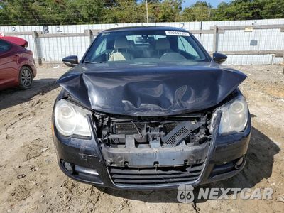 Piąte zdjęcie samochodu w środku: 2010 VOLKSWAGEN EOS LUX VIN:WVWFA7AH0AV014358 - miniatura