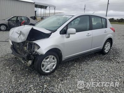 2010 NISSAN VERSA S 3N1BC1CP7AL434096 - główne zdjęcie licytacji z USA - miniatura