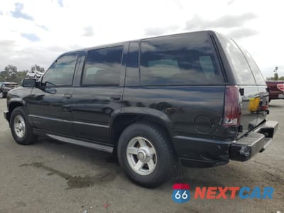 Drugie zdjęcie samochodu z przodu: 2000 CHEVROLET TAHOE C1500 VIN:1GNEC13RXYR113305 - miniatura