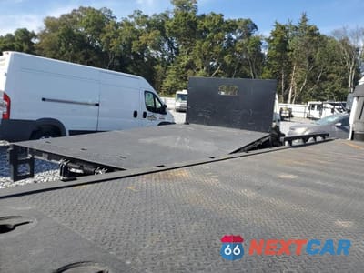 Trzecie zdjęcie samochodu z tyłu: 2019 ISUZU NPR HD FLATBED TRUCK VIN:54DC4W1B4KS803742 - miniatura