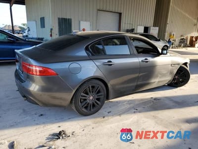 Trzecie zdjęcie samochodu z tyłu: 2017 JAGUAR XE PRESTIGE VIN:SAJAE4BG0HA966847 - miniatura