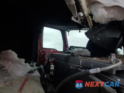 Piąte zdjęcie samochodu w środku: 2020 INTERNATIONAL LT625 SEMI TRUCK VIN:3HSDZAPR4LN869382 - miniatura