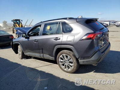 Drugie zdjęcie samochodu z przodu: 2023 TOYOTA RAV4 XLE PREMIUM VIN:2T3A1RFV5PC357187 - miniatura