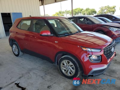 Czwarte zdjęcie samochodu z boku: 2021 HYUNDAI VENUE SE VIN:KMHRB8A39MU065688 - miniatura