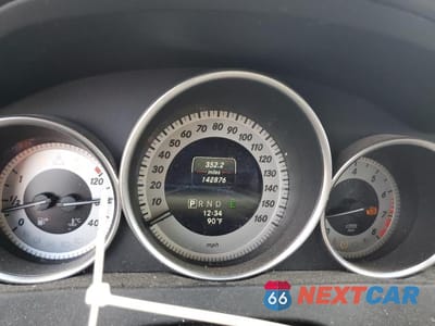 Zdjęcie 9 z 12 samochodu: 2014 MERCEDES-BENZ C 250 VIN:WDDGF4HBXER309719 - miniatura