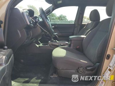Zdjęcie 7 z 12 samochodu: 2016 TOYOTA TACOMA DOUBLE CAB VIN:3TMCZ5AN6GM031870 - miniatura