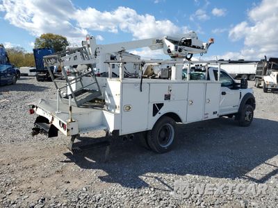 Trzecie zdjęcie samochodu z tyłu: 2019 FORD F550 BUCKET TRUCK VIN:1FDUF5GT9KED97075 - miniatura