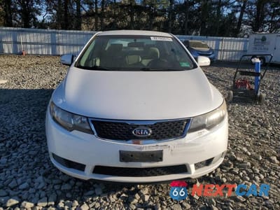Piąte zdjęcie samochodu w środku: 2012 KIA FORTE EX VIN:KNAFU4A28C5496577 - miniatura
