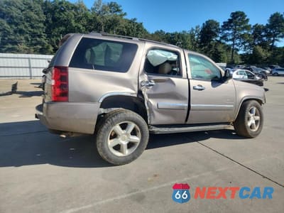 Trzecie zdjęcie samochodu z tyłu: 2011 CHEVROLET TAHOE K1500 LTZ VIN:1GNSKCE09BR138865 - miniatura