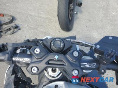 Zdjęcie 7 z 8 samochodu: 2024 BMW S 1000 R VIN:WB10E5305R6J50073 - miniatura