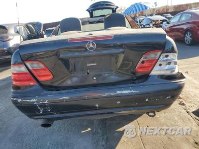 Zdjęcie 11 z 22 samochodu: 2000 MERCEDES-BENZ CLK 320 VIN:WDBLK65G3YT039349 - miniatura