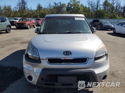 Piąte zdjęcie samochodu w środku: 2011 KIA SOUL + VIN:KNDJT2A26B7705452 - miniatura