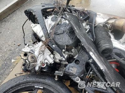 Zdjęcie 8 z 8 samochodu: 2025 BMW S 1000 RR VIN:WB10P2305S6L62325 - miniatura