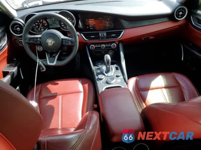 Zdjęcie 8 z 13 samochodu: 2020 ALFA ROMEO GIULIA VIN:ZARFAMAN6L7626212 - miniatura