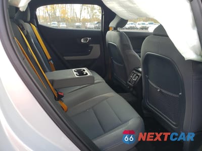 Zdjęcie 10 z 14 samochodu: 2023 POLESTAR 2 VIN:YSMET3KAXPL123550 - miniatura