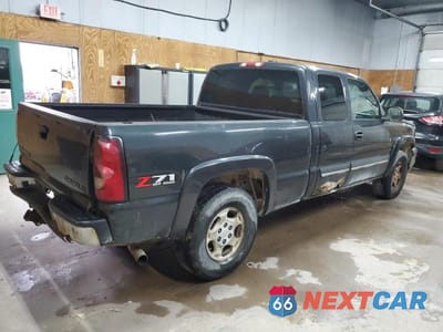 Trzecie zdjęcie samochodu z tyłu: 2004 CHEVROLET SILVERADO K1500 VIN:1GCEK19T04E136527 - miniatura