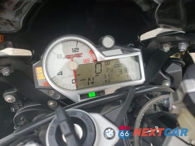 Zdjęcie 7 z 10 samochodu: 2017 BMW S 1000 RR VIN:WB10D6001HZ709581 - miniatura