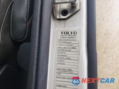 Zdjęcie 10 z 10 samochodu: 2019 VOLVO VNL SEMI TRUCK VIN:4V4NC9EJ8KN200671 - miniatura