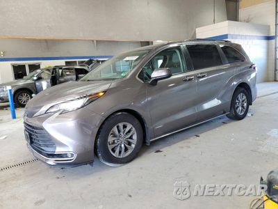 2021 TOYOTA SIENNA XLE 5TDJRKEC5MS028288 - główne zdjęcie licytacji z USA - miniatura
