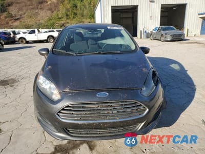 Piąte zdjęcie samochodu w środku: 2018 FORD FIESTA SE VIN:3FADP4BJ7JM138553 - miniatura