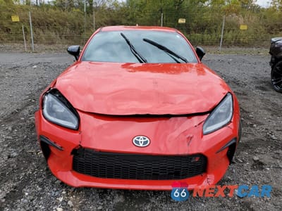 Piąte zdjęcie samochodu w środku: 2024 TOYOTA GR 86 VIN:JF1ZNBB16R8753546 - miniatura