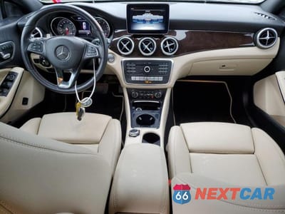 Zdjęcie 8 z 12 samochodu: 2019 MERCEDES-BENZ CLA 250 4MATIC VIN:WDDSJ4GBXKN741272 - miniatura
