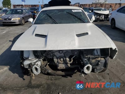 Piąte zdjęcie samochodu w środku: 2017 DODGE CHALLENGER SXT VIN:2C3CDZAG2HH502473 - miniatura
