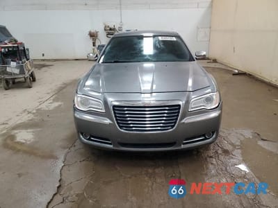 Piąte zdjęcie samochodu w środku: 2011 CHRYSLER 300 LIMITED VIN:2C3CA5CG6BH522506 - miniatura
