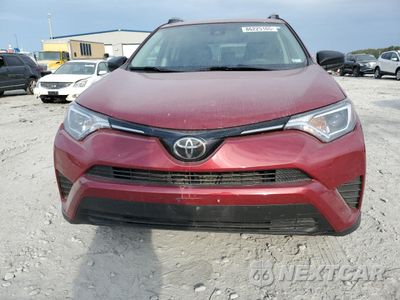 Piąte zdjęcie samochodu w środku: 2018 TOYOTA RAV4 LE VIN:2T3BFREV5JW811404 - miniatura