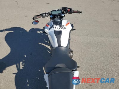 Zdjęcie 6 z 11 samochodu: 2019 YAMAHA MT07 VIN:JYARM27E6KA004264 - miniatura