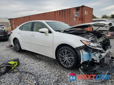 Czwarte zdjęcie samochodu z boku: 2016 LEXUS ES 350 VIN:JTHBK1GG2G2211645 - miniatura