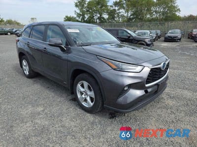 Trzecie zdjęcie samochodu z tyłu: 2023 TOYOTA HIGHLANDER HYBRID LE VIN:5TDBBRCHXPS111896 - miniatura