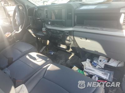 Zdjęcie 8 z 12 samochodu: 2023 FORD F550 SUPER DUTY VIN:1FDUF5HT7PDA08901 - miniatura