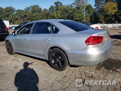 Drugie zdjęcie samochodu z przodu: 2013 VOLKSWAGEN PASSAT SE VIN:1VWBP7A32DC033332 - miniatura