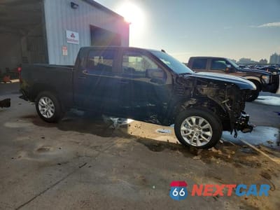 Czwarte zdjęcie samochodu z boku: 2026 CHEVROLET SILVERADO C1500 CUSTOM VIN:1GCPABEK8TZ126172 - miniatura