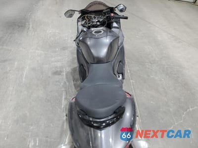 Zdjęcie 6 z 10 samochodu: 2024 SUZUKI GSX1300 RR VIN:JS1EJ11B4R7101176 - miniatura