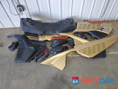 Zdjęcie 9 z 11 samochodu: 2017 CAN-AM MAVERICK X3 MAX UTILITY VEHICLE VIN:3JBVNAW29HK000396 - miniatura