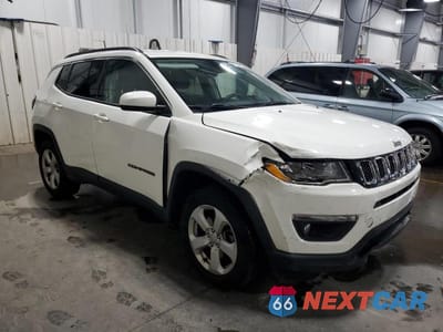 Czwarte zdjęcie samochodu z boku: 2018 JEEP COMPASS LATITUDE VIN:3C4NJDBB4JT350261 - miniatura