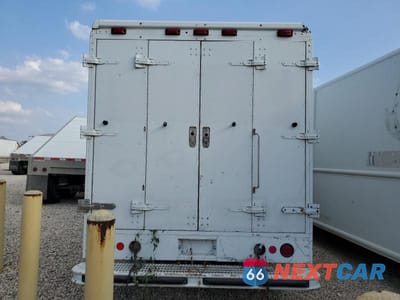Zdjęcie 6 z 11 samochodu: 2004 FREIGHTLINER CHASSIS M LINE WALK-IN VAN VIN:4UZAANBW94CM64484 - miniatura