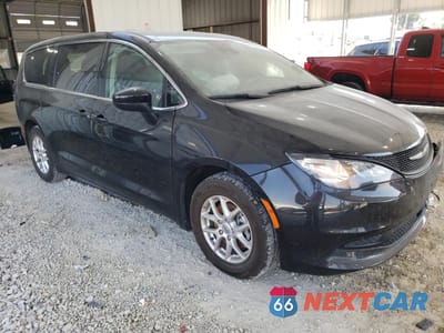 Czwarte zdjęcie samochodu z boku: 2023 CHRYSLER VOYAGER LX VIN:2C4RC1CG0PR586261 - miniatura