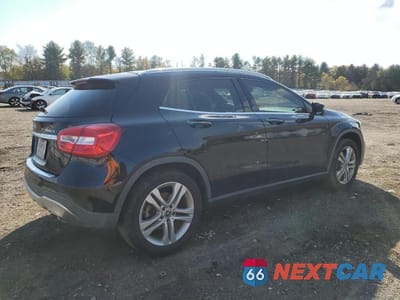 Trzecie zdjęcie samochodu z tyłu: 2018 MERCEDES-BENZ GLA 250 4MATIC VIN:WDCTG4GB4JJ442941 - miniatura