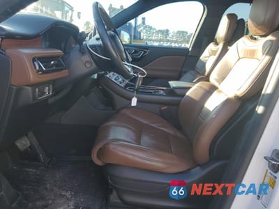 Zdjęcie 7 z 14 samochodu: 2023 LINCOLN AVIATOR RESERVE VIN:5LM5J7XC8PGL09169 - miniatura