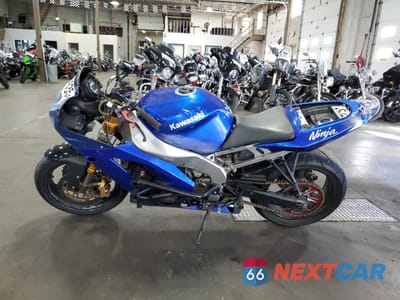 Trzecie zdjęcie samochodu z tyłu: 2003 KAWASAKI ZX636 B1 VIN:JKBZXJB173A008986 - miniatura