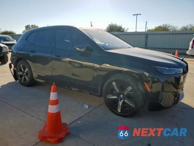 Czwarte zdjęcie samochodu z boku: 2024 BMW IX XDRIVE50 VIN:WB523CF08RCN04652 - miniatura