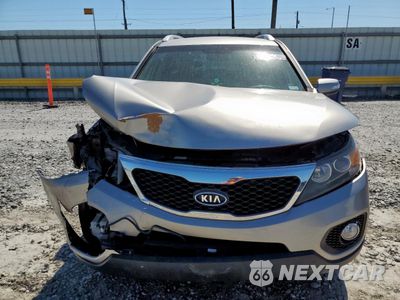 Piąte zdjęcie samochodu w środku: 2013 KIA SORENTO EX VIN:5XYKU3A62DG364812 - miniatura