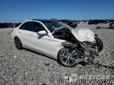 Czwarte zdjęcie samochodu z boku: 2017 MERCEDES-BENZ C 300 VIN:55SWF4JB9HU180753 - miniatura